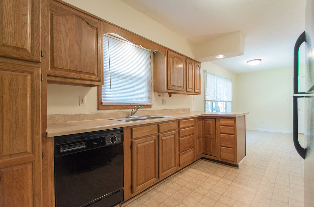 Alexa-II-house-rental-bloomington-kitchen | Cedarview Management ...